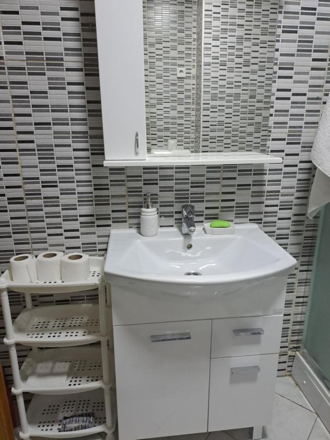 Enjoy Traveling Apartment Тузла Екстериор снимка