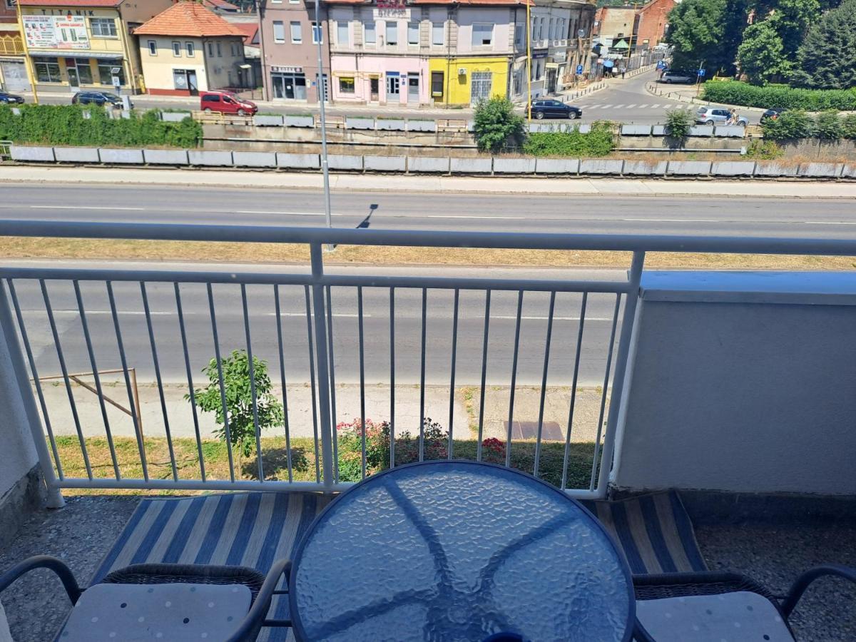 Enjoy Traveling Apartment Тузла Екстериор снимка
