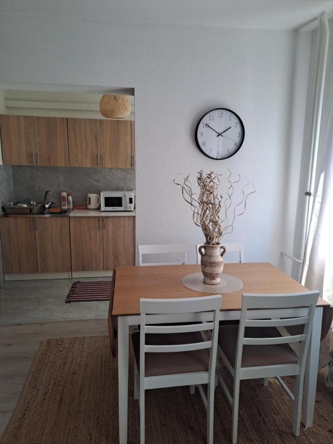 Enjoy Traveling Apartment Тузла Екстериор снимка