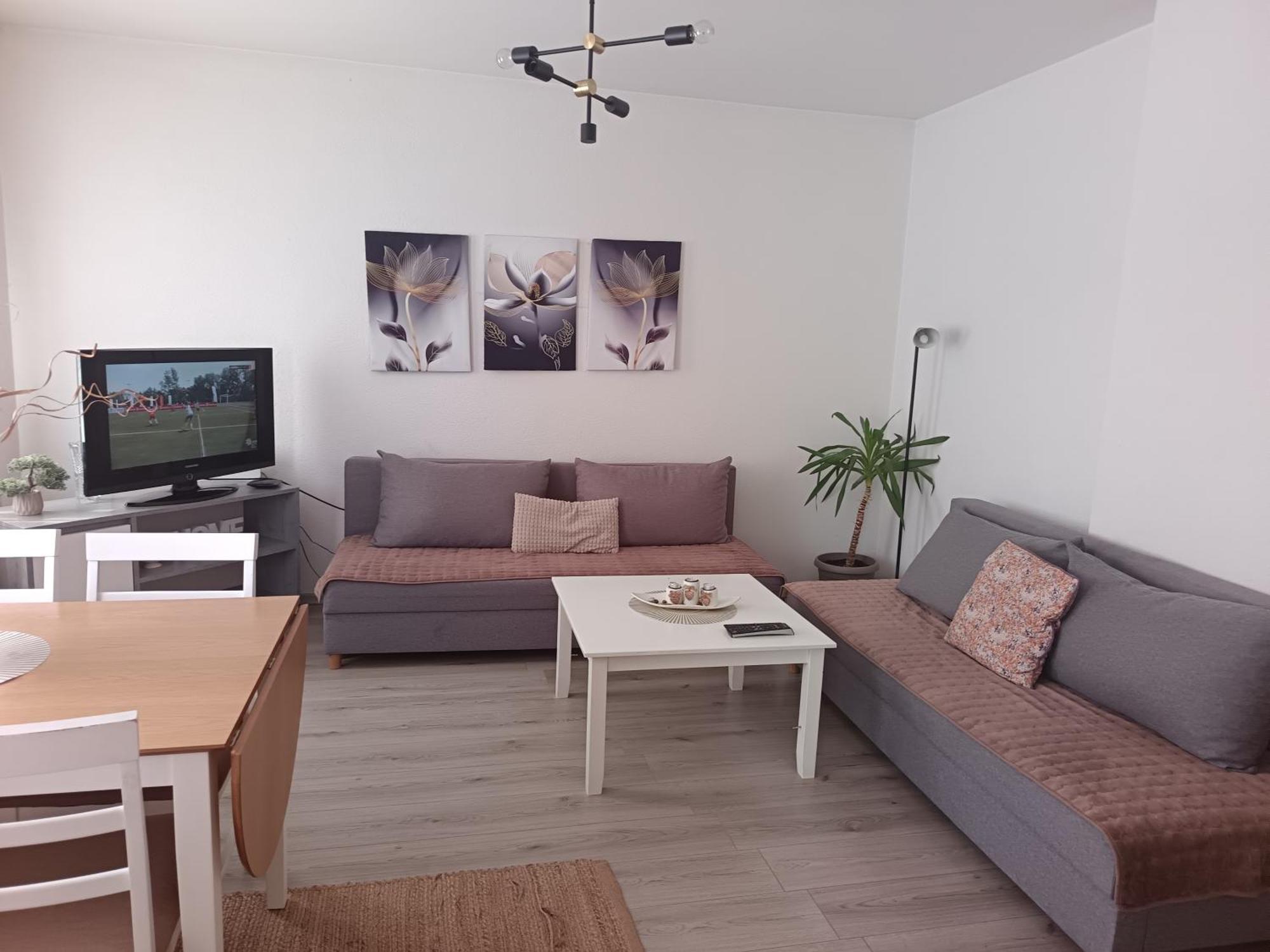 Enjoy Traveling Apartment Тузла Екстериор снимка